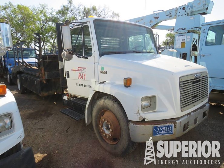 1998-freightliner-fl70-image-2