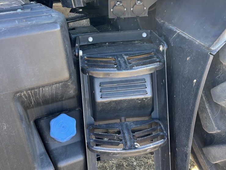 2016-case-ih-maxxum-140-image-16