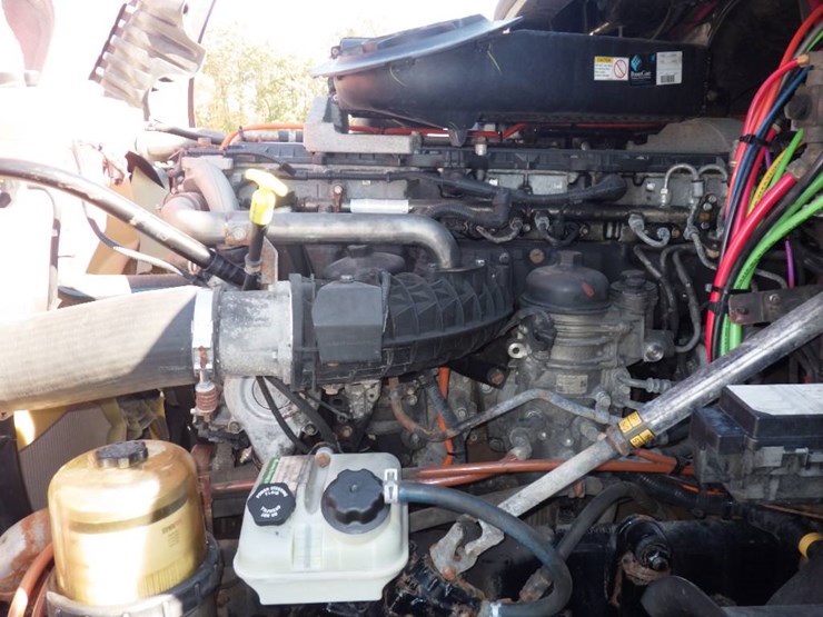 2018-freightliner-cascadia-125-image-12