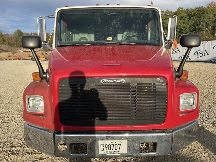 1997-freightliner-fl60-image-8