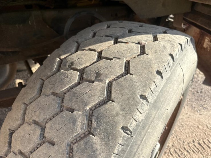 ford-lts9000-image-56