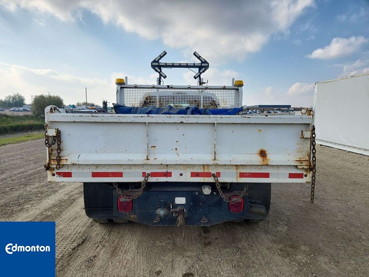 2013-ford-f550-image-21