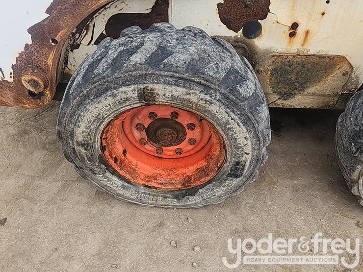 2002-bobcat-s185-image-8