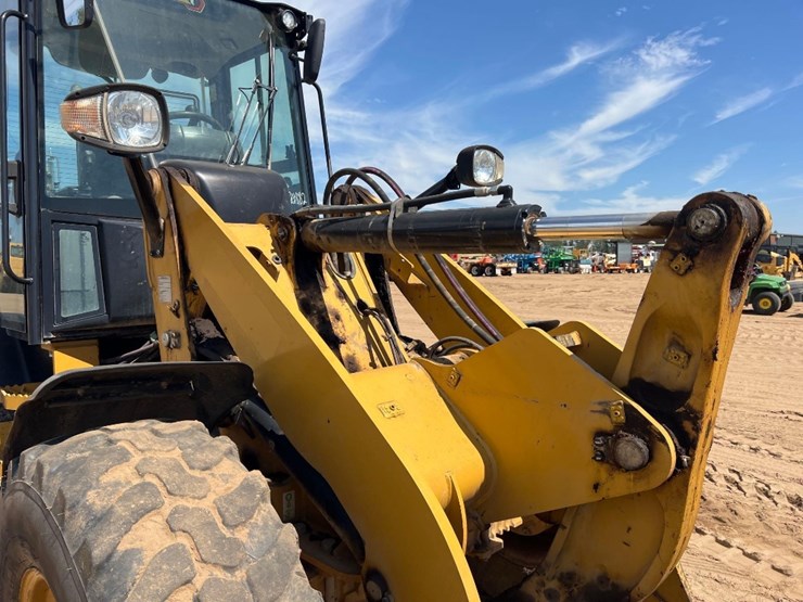 2021-caterpillar-908m-image-24