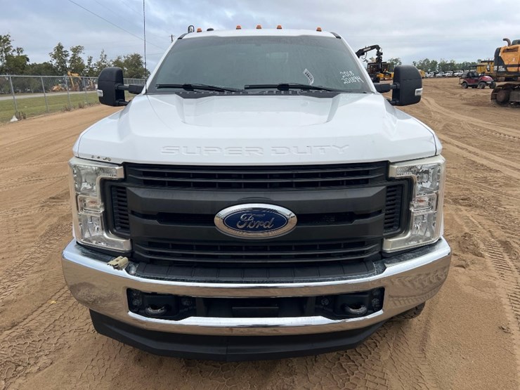 2018-ford-f350-xl-image-7