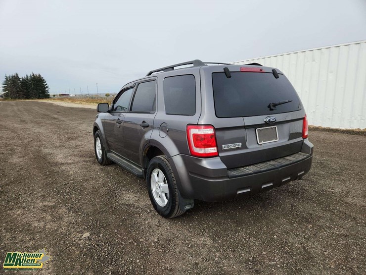 2009-ford-escape-image-3