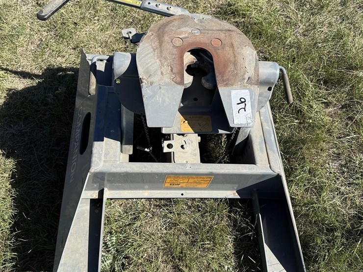 bw-camper-5th-wheel-hitch-image-2