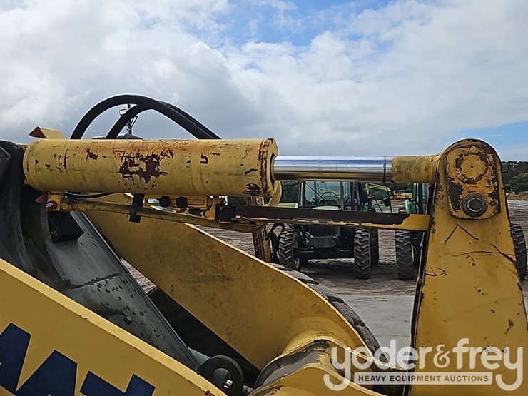 2005-komatsu-wa200-5-image-13
