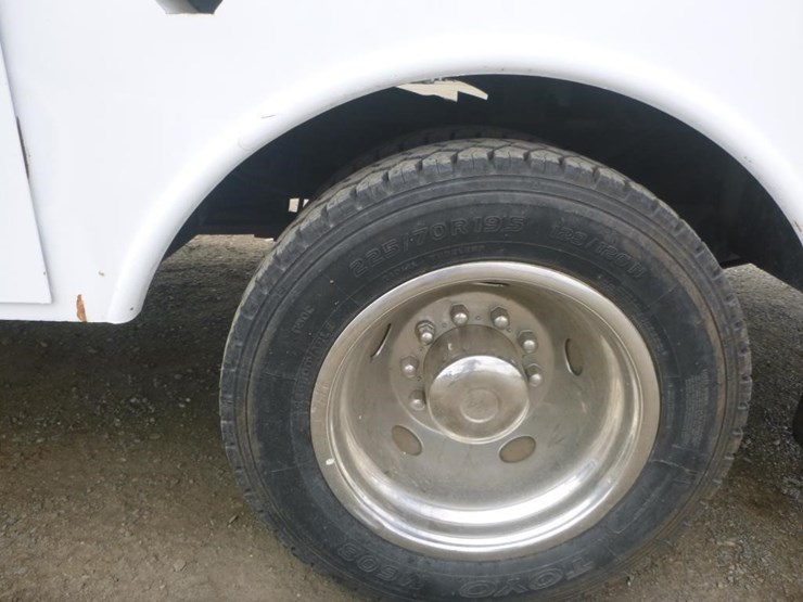 2005-ford-f550-image-24