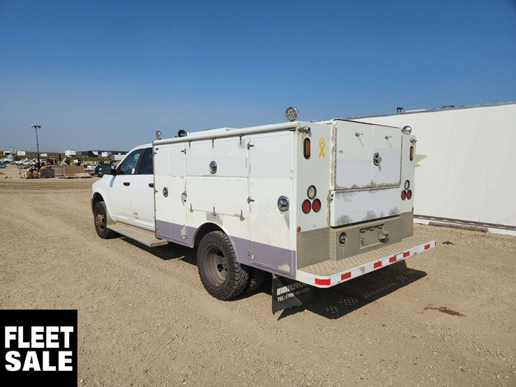 2014-ram-3500-slt-image-3
