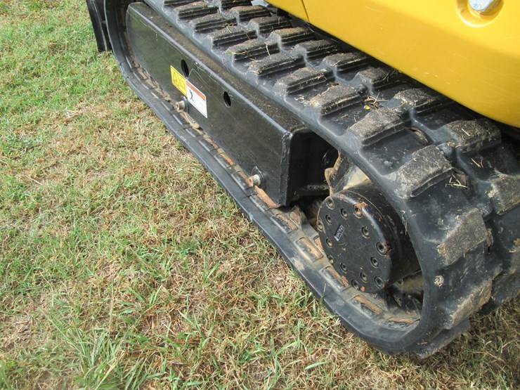 2023-caterpillar-300.9d-image-6