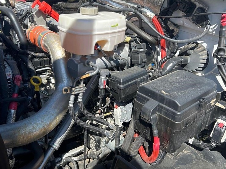 2023-chevrolet-silverado-6500hd-image-62
