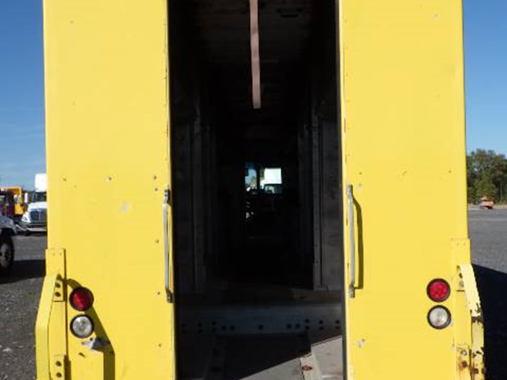 2016-freightliner-mt55-image-7