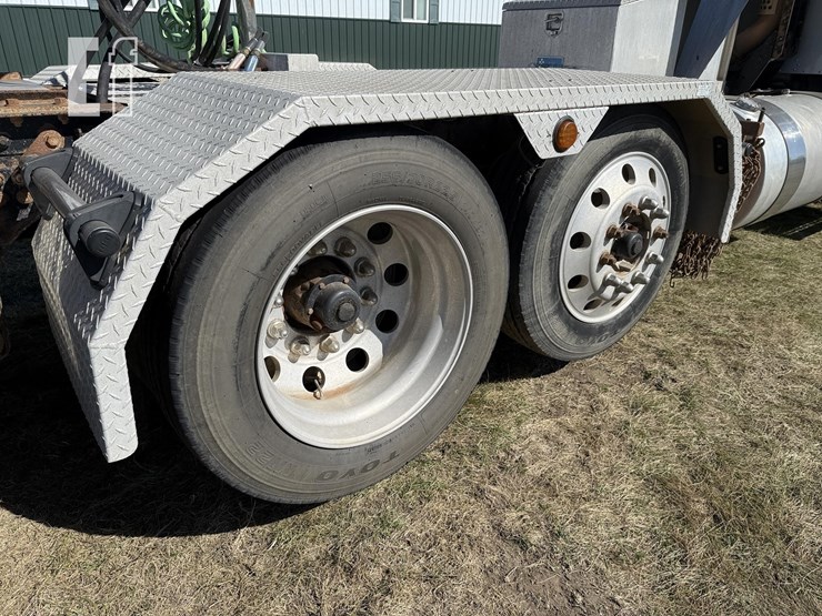 2009-kenworth-t800-image-9