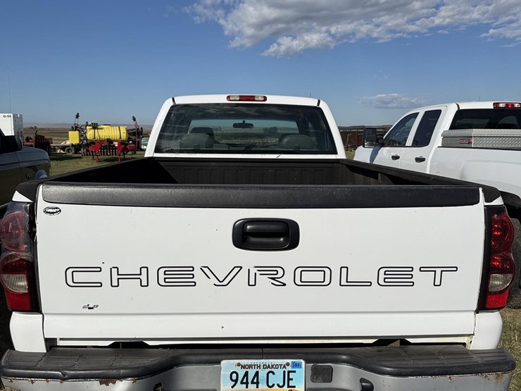 2006-chevrolet-2500hd-image-25