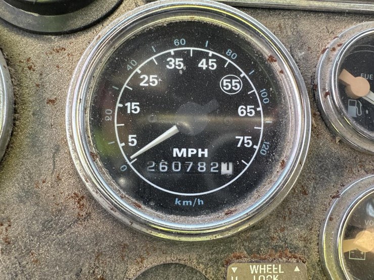ford-lts9000-image-39