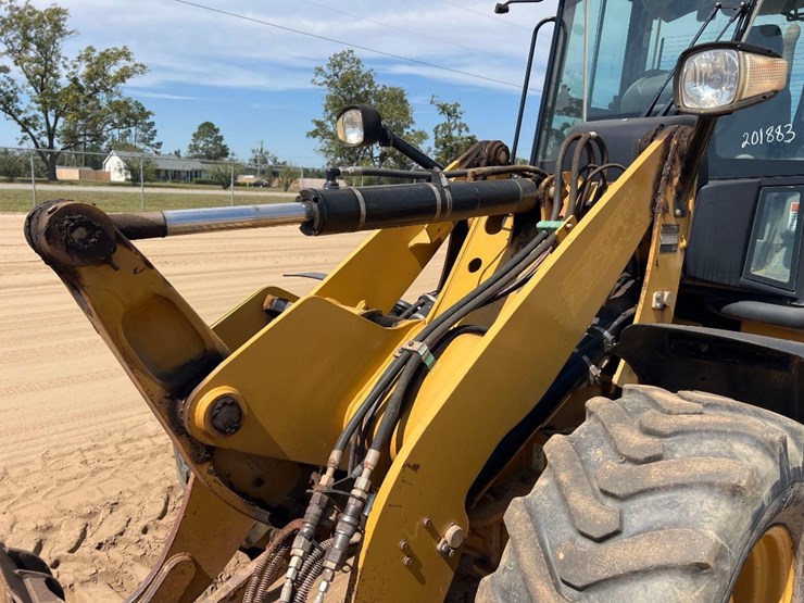 2017-caterpillar-908m-image-14