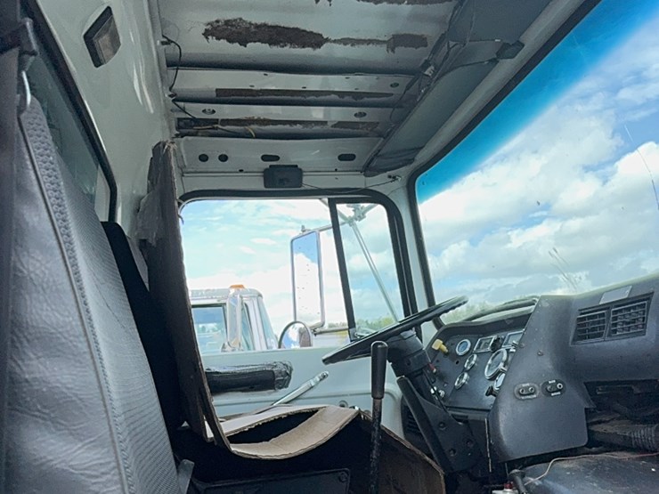 1995-ford-l9000-image-20