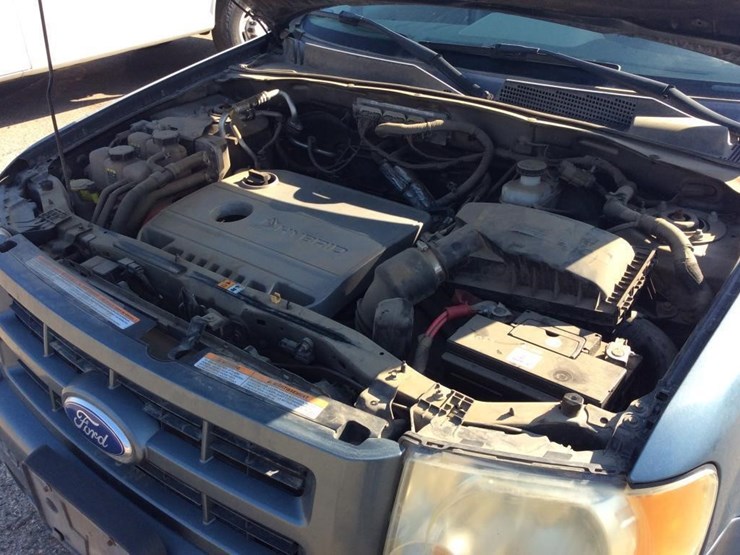2011-ford-escape-image-8
