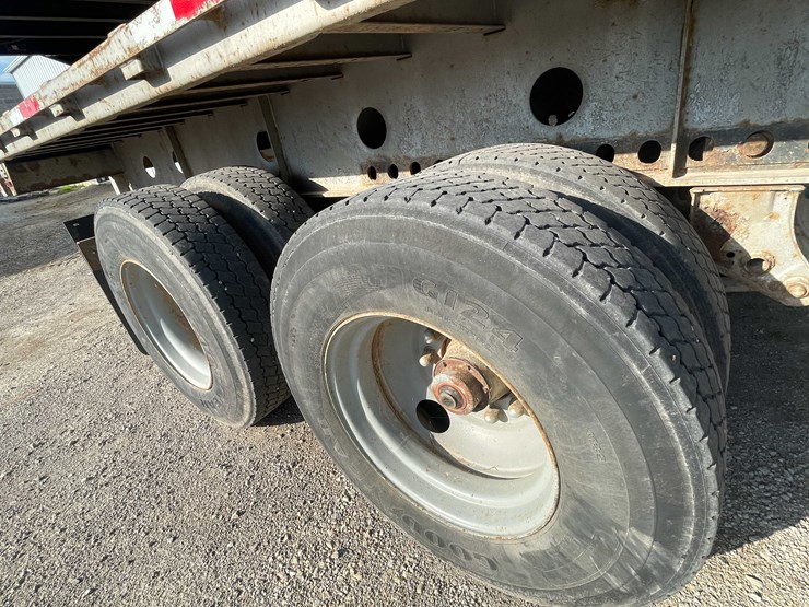 #1891-•-1985-transcraft-semi-flatbed-trailer-(has-wi-title)-image-14
