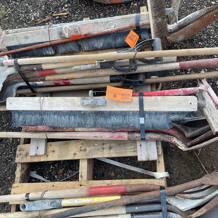 #1907 • Lot of (6) Hand Tools