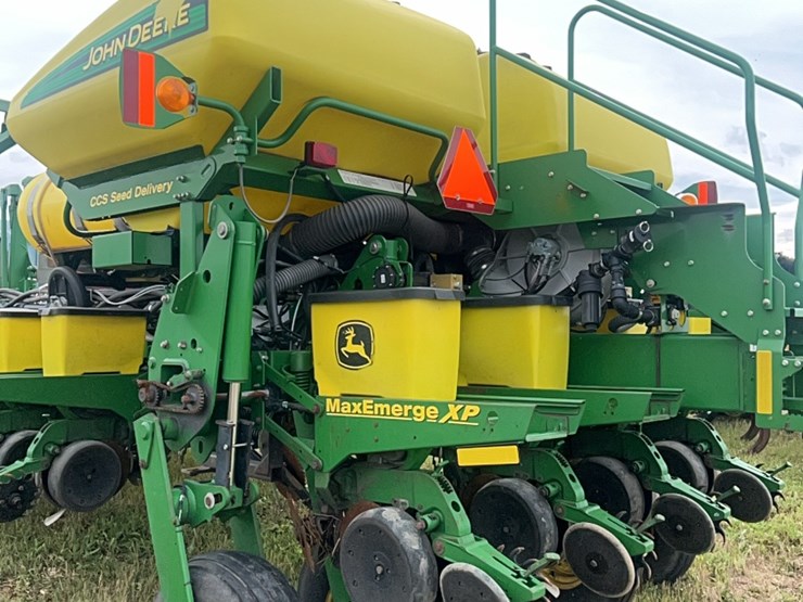 john-deere-16-image-34