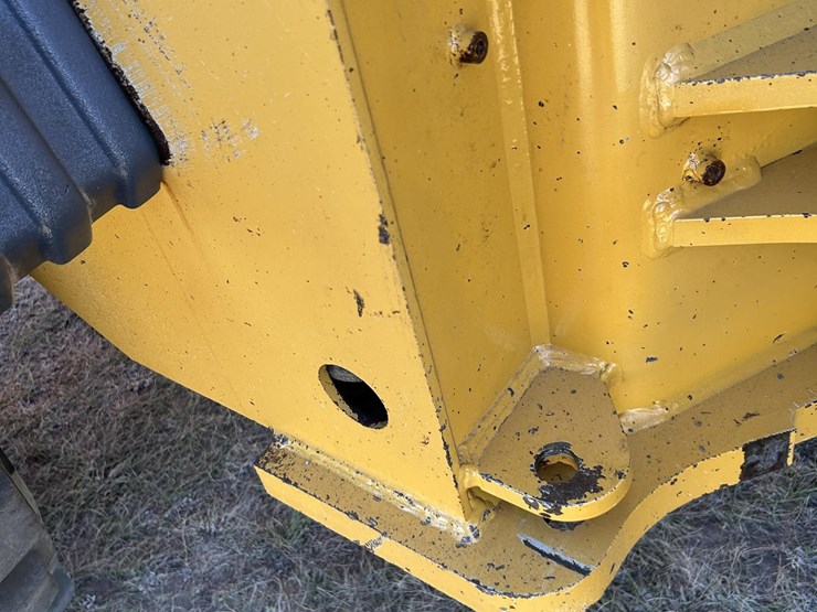 2003-deere-824j-image-14