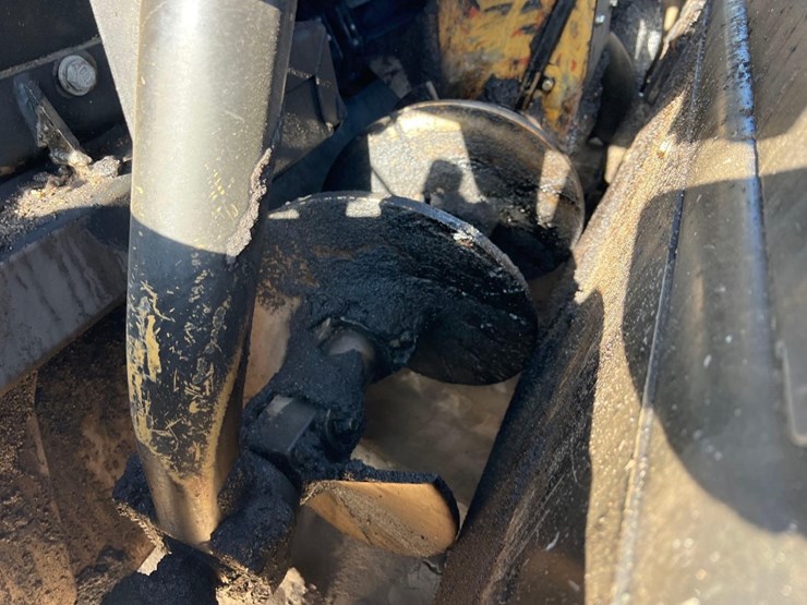 2017-caterpillar-ap-555f-image-23