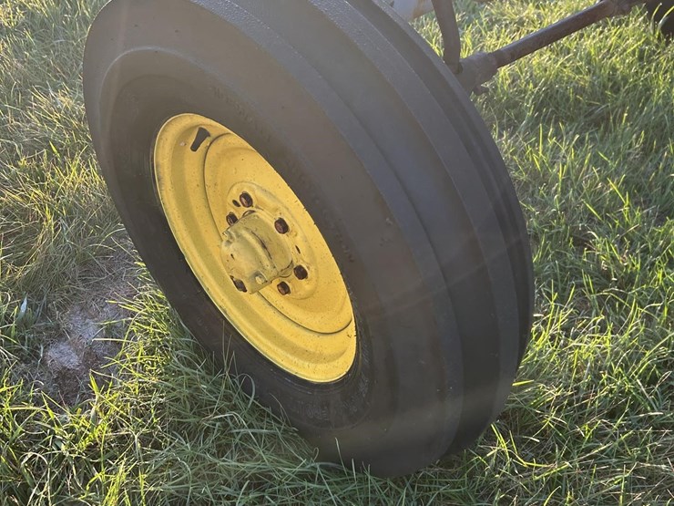 john-deere-70-image-12