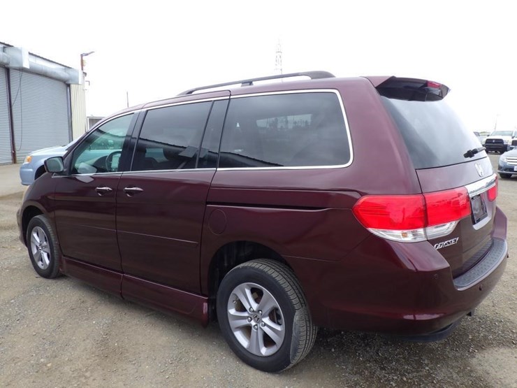 2010-honda-odyssey-image-4