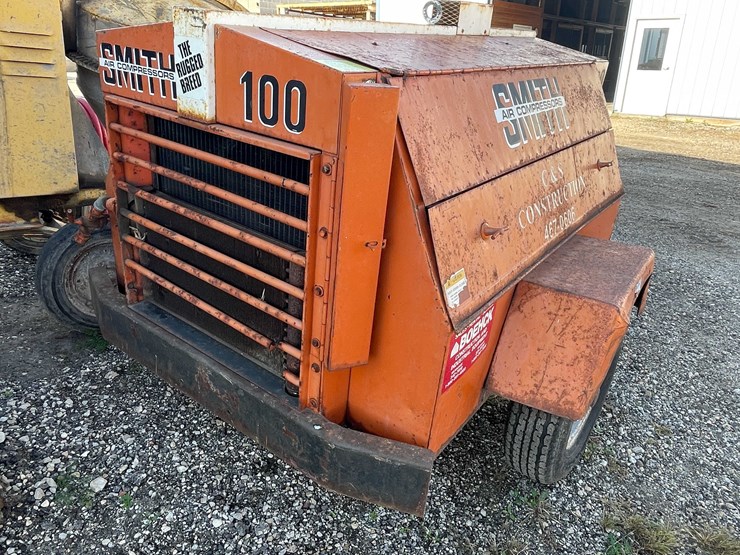 #1933-•-smith-air-compressor-trailer-image-2