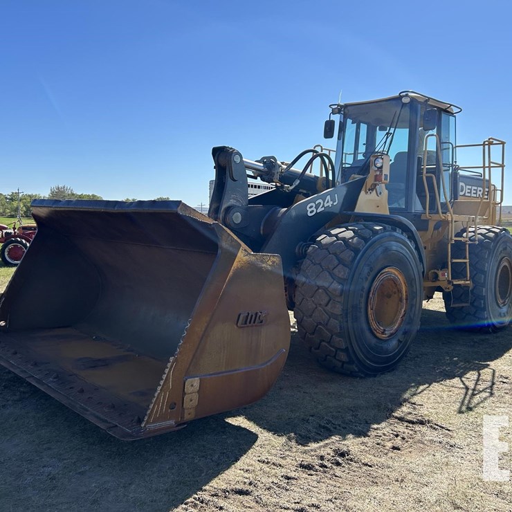 2003 DEERE 824J