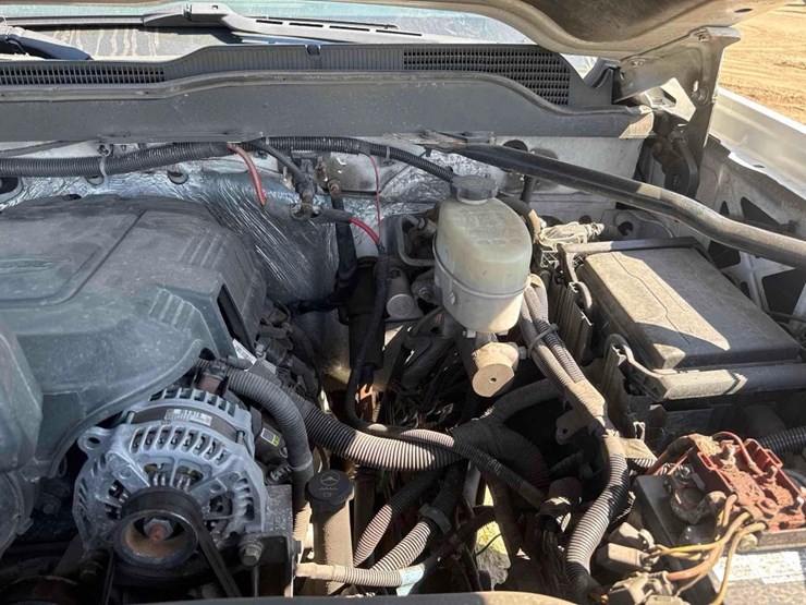 2016-chevrolet-2500-image-19