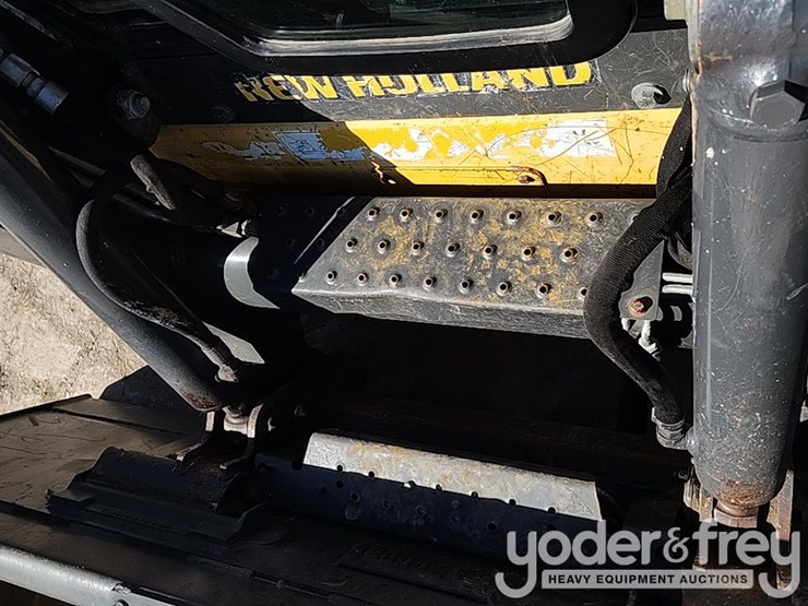 2018-new-holland-c232-image-18