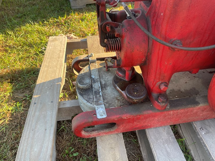 #5073-•-mccormick-hit-and-miss-engine-image-6