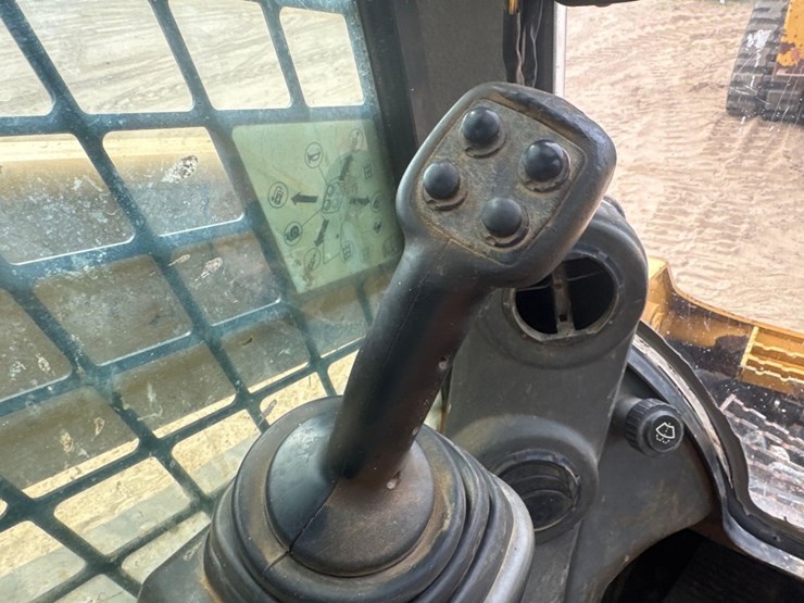 2016-caterpillar-289d-image-30