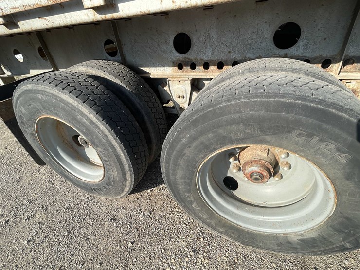#1891-•-1985-transcraft-semi-flatbed-trailer-(has-wi-title)-image-15