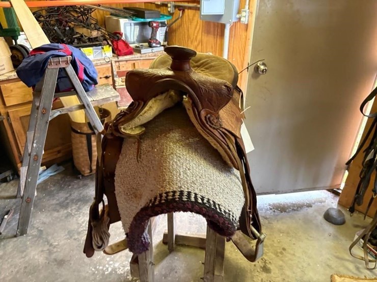 western-saddle-image-2