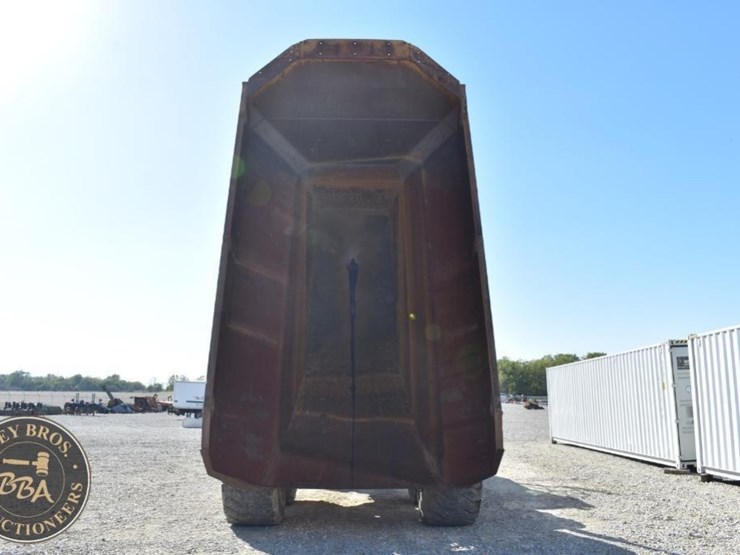 2011-caterpillar-740b-image-57