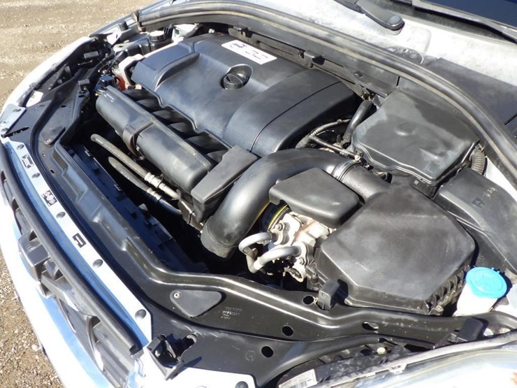 2013-volvo-xc60-image-10