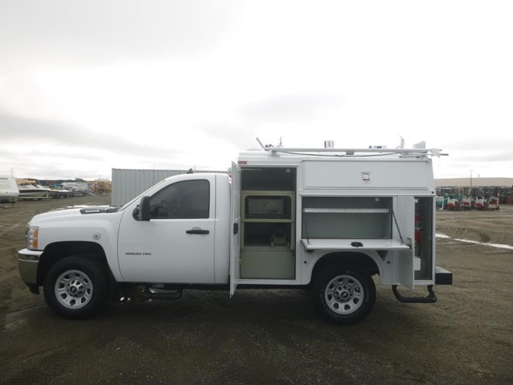 2012-chevrolet-3500-image-5