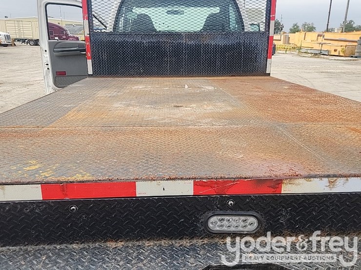 2005-ford-f550-image-18