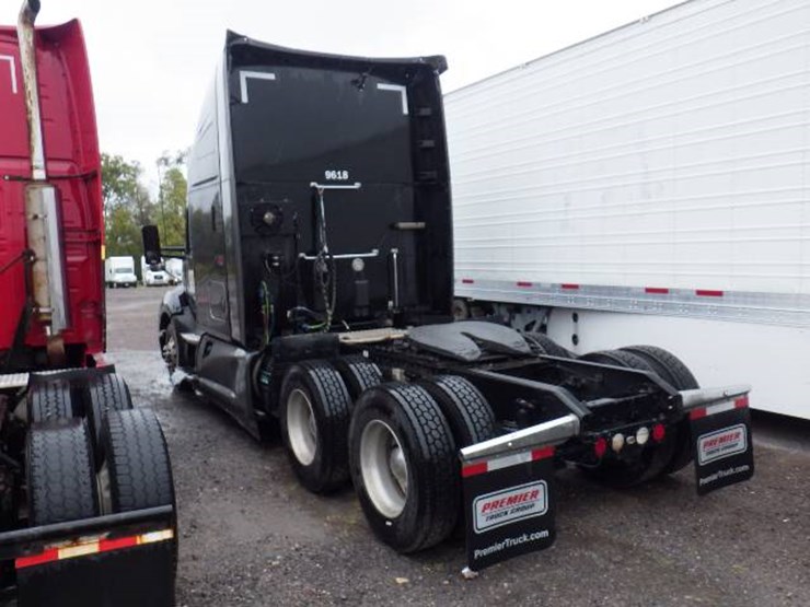 2019-kenworth-t680-image-7