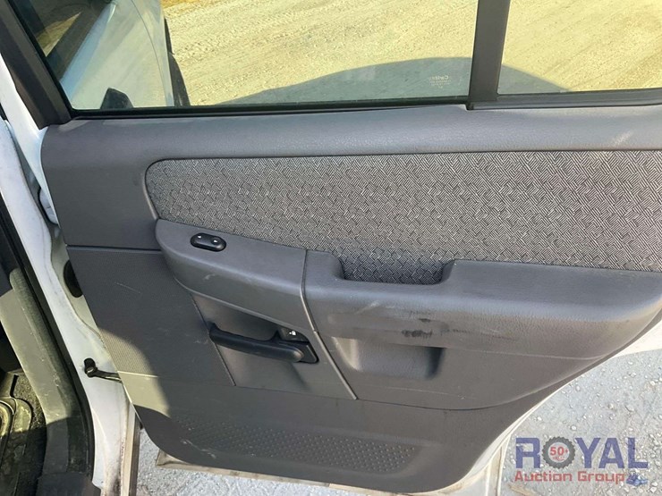 2005-ford-explorer-image-23