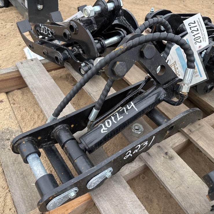 UNUSED IRANCH HYD EXCAVATOR THUMB CLAMP