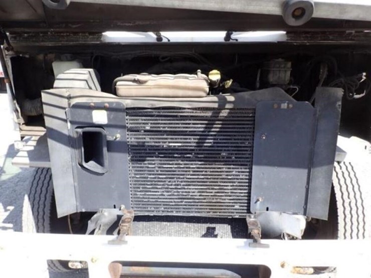 2012-freightliner-mt55-image-30