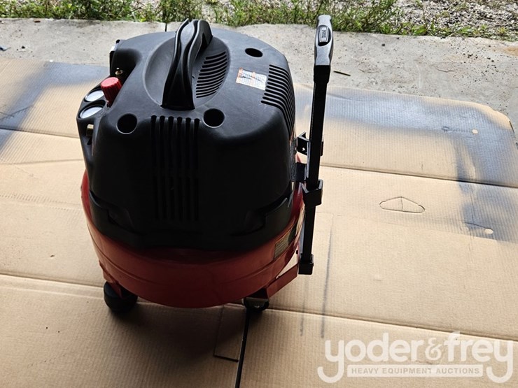 6-gal-porter-cable-air-compressor-image-4