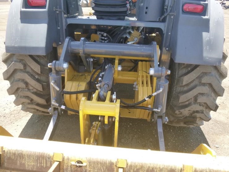 2021-deere-210l-image-26