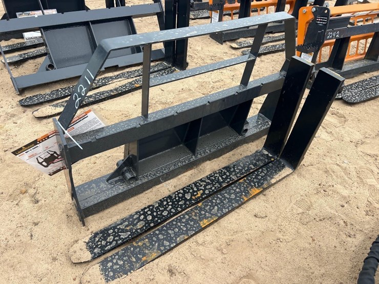 unused-landhonor-mpf-11-2000g-pallet-forks-frame-image-1