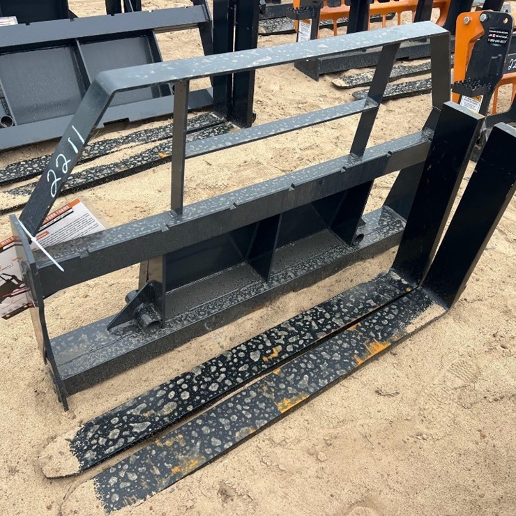 UNUSED LANDHONOR MPF-11-2000G PALLET FORKS FRAME